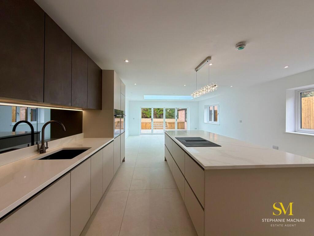 House in Sefton, Hightown - View 4