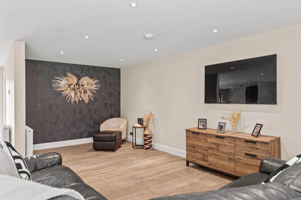 House in Perth - View 4