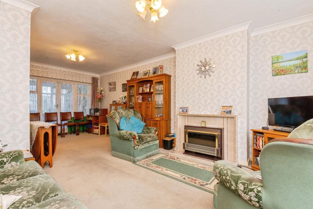 Tudor Close, Clacton-On-Sea - View 3