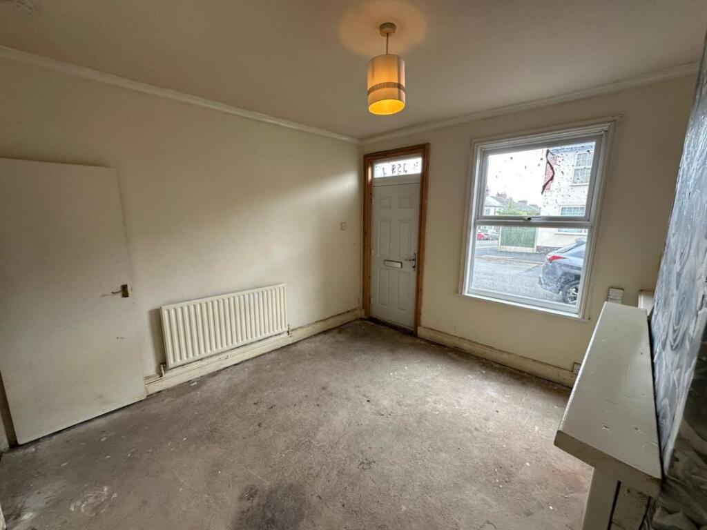 159 Cotmanhay Road, Ilkeston, Derbyshire, DE7 8QT photo 4