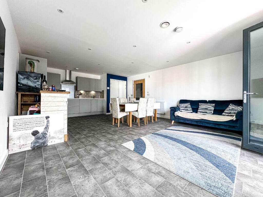Apartment in Taunton - View 5
