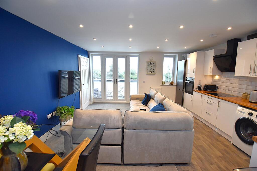 Apartment in Rochford, Hawkwell - View 5