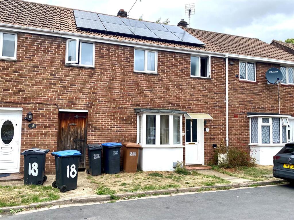 3-bed terraced on Days Close, Hatfield, £395,000