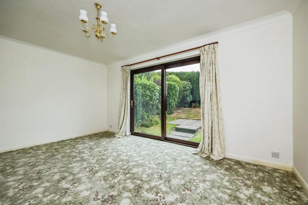 Derbyshire Avenue, West Hallam, ILKESTON photo 4
