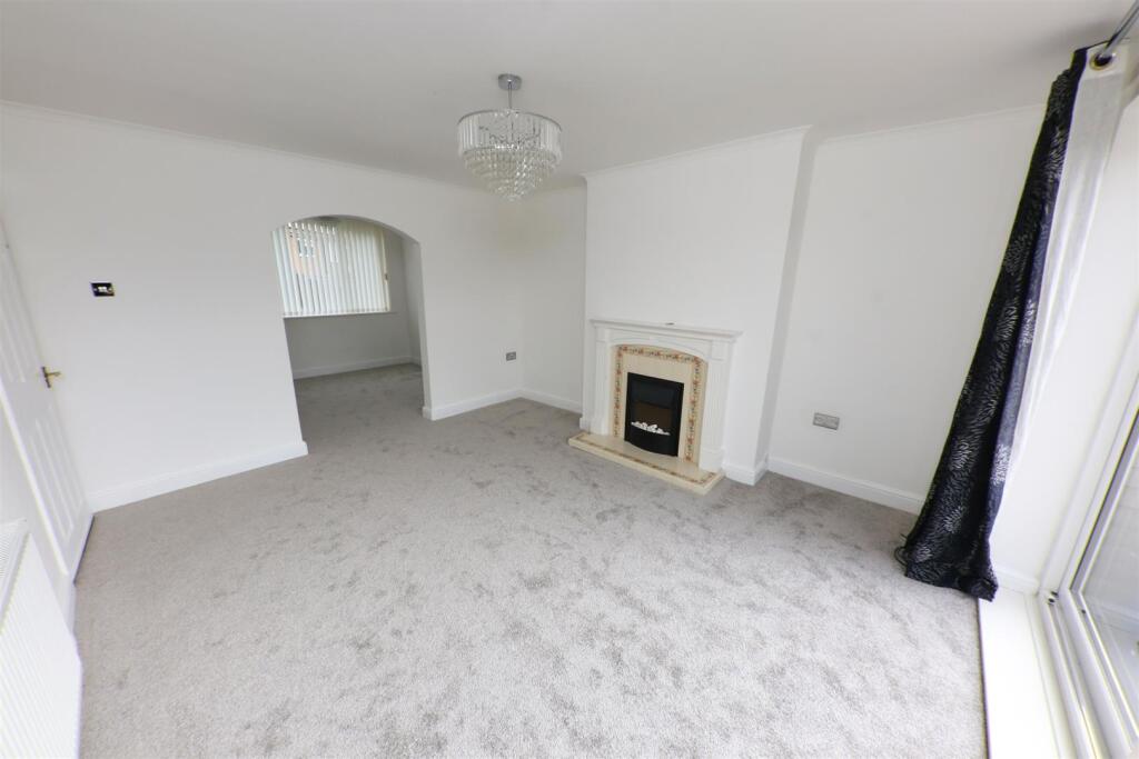 House in Doncaster, Harworth - More