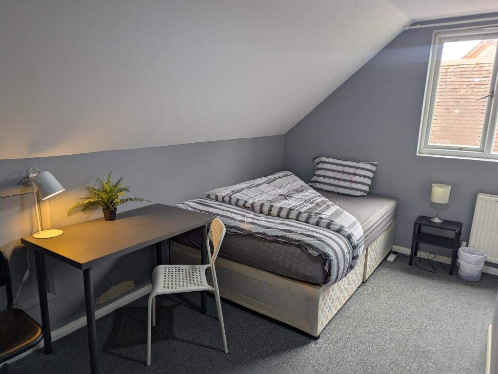 Main image of property: Northumberland Avenue, Reading, RG2