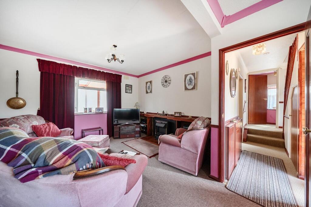 House in Slough - View 4