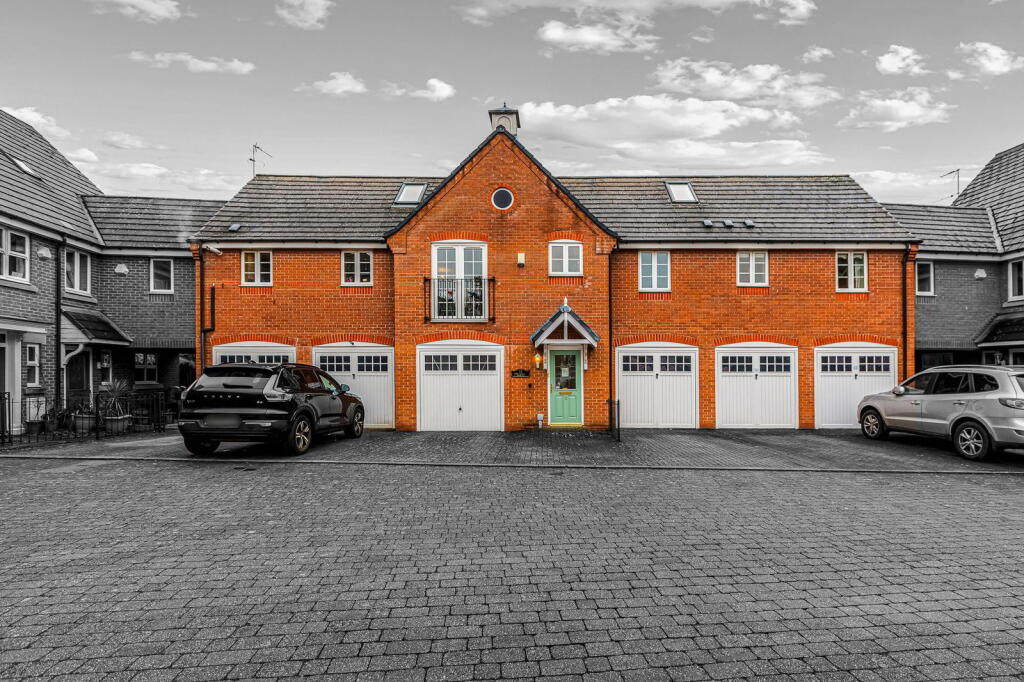 Main image of property: The Coach House, Fosse Close, Burbage, Hinckley, LE10 2EH