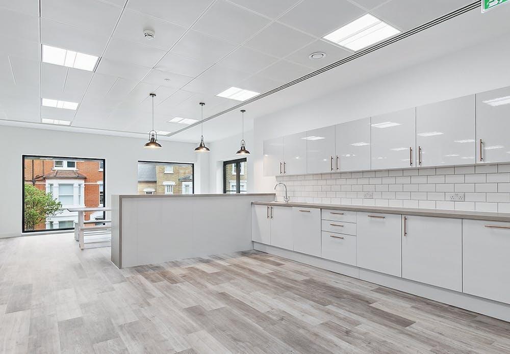 Kitchen 1.jpg