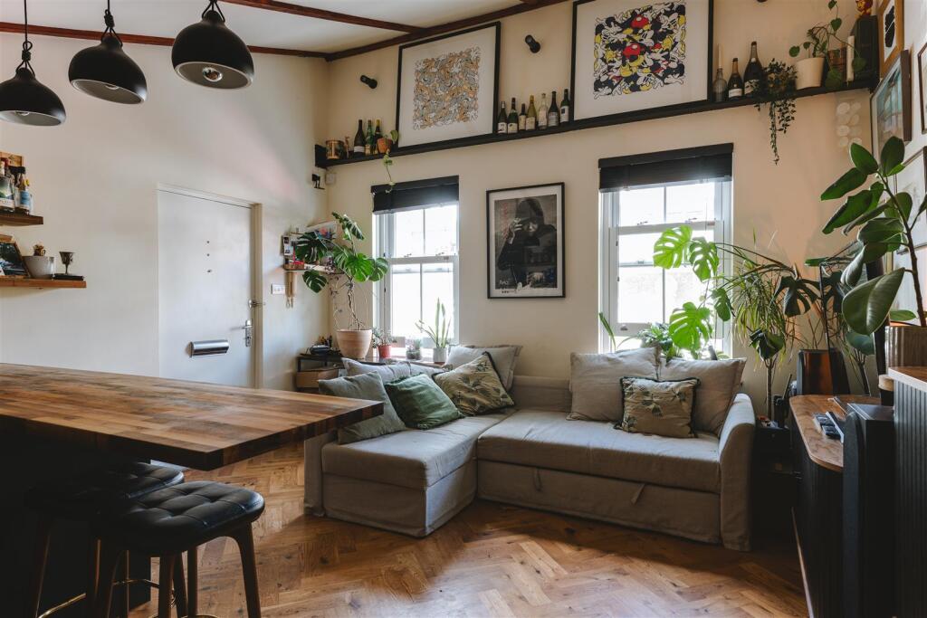 Apartment in London, Lincoln North Estate, Bow - View 2