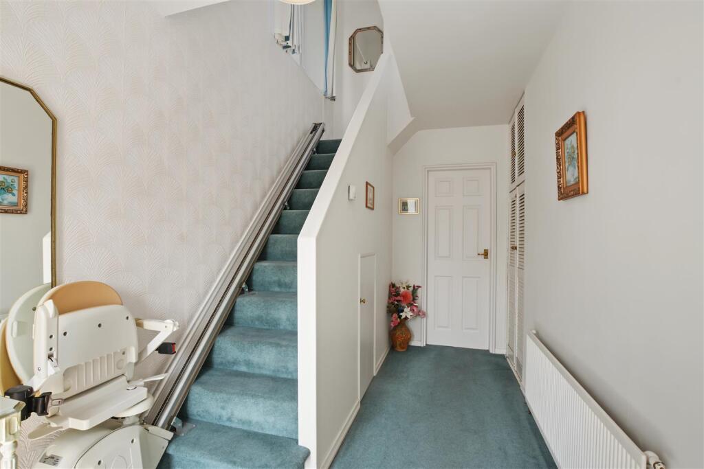 House in Nottingham, Chilwell - View 5
