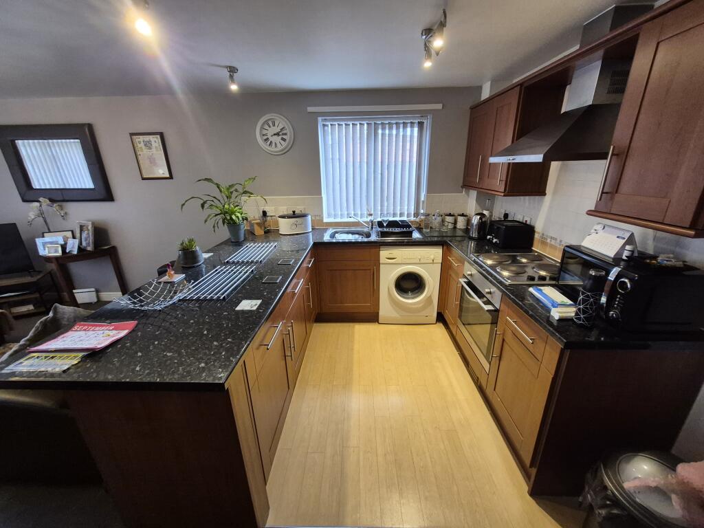 Apartment in Hull, Kingston upon Hull - View 2