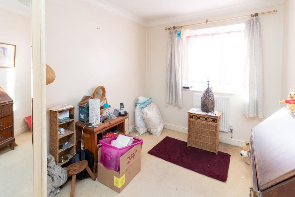 Apartment in Edgware, Broadfields, London Borough of Barnet - More
