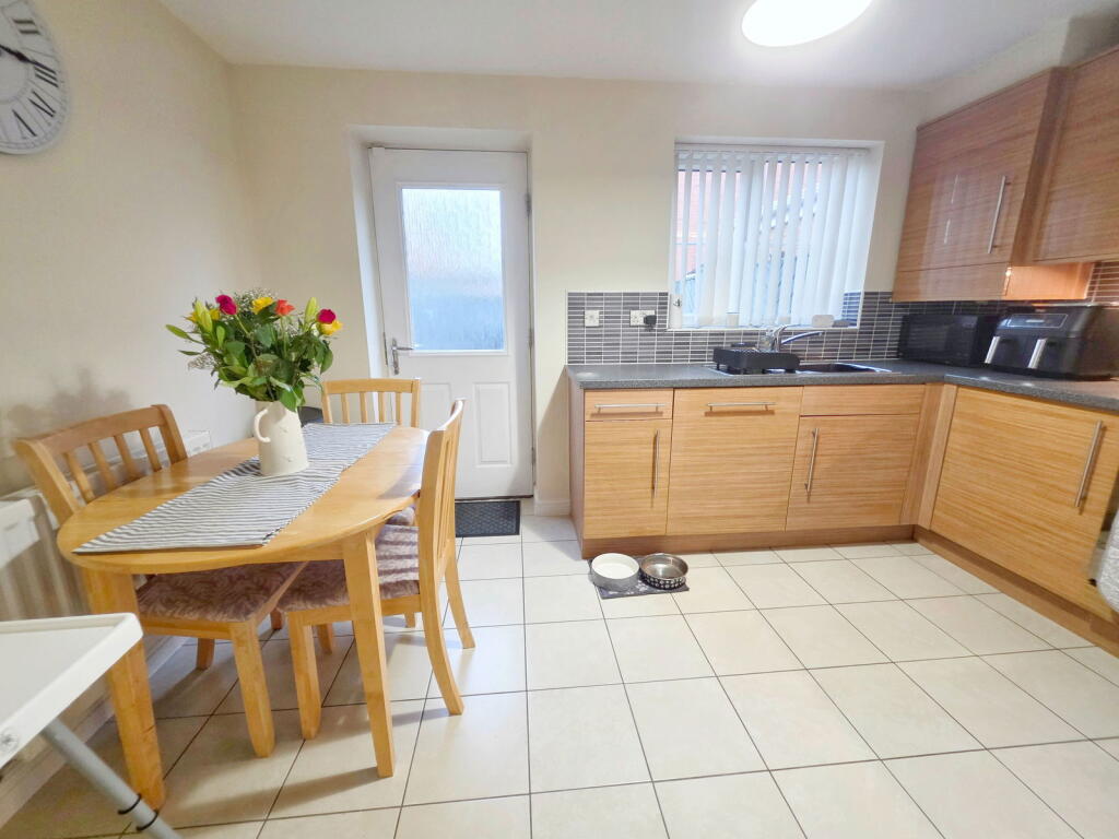 House in Barnsley, South Yorkshire - View 3