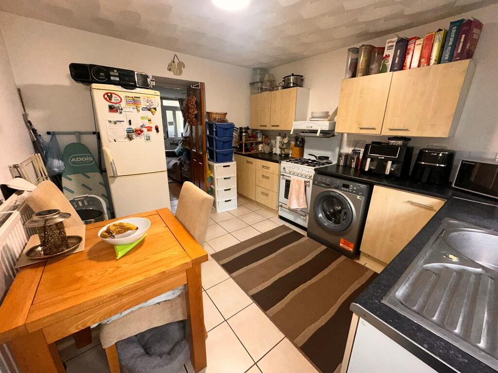 House in Aberdare, Aberaman North - View 4