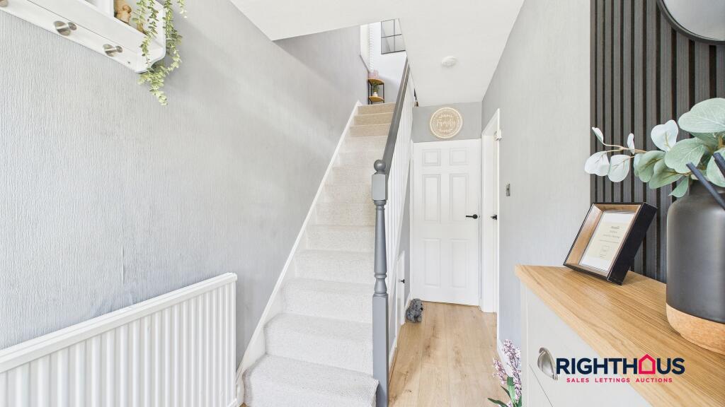 House in Bradford, Wibsey Slack, Buttershaw - View 4