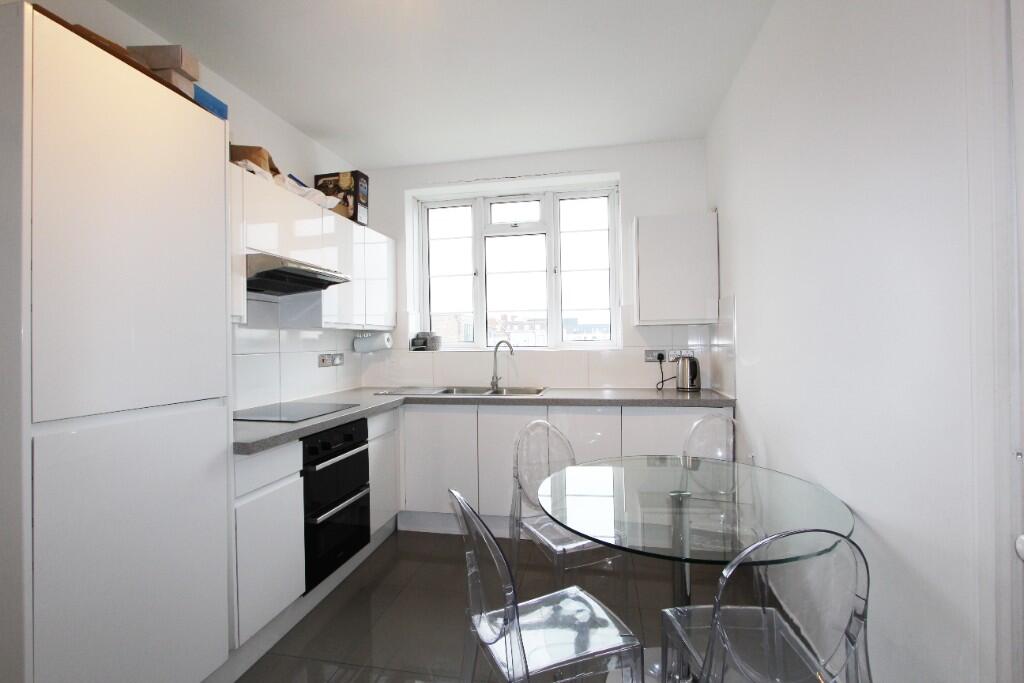 Apartment in London, Windsor Court, Brent Cross - View 2