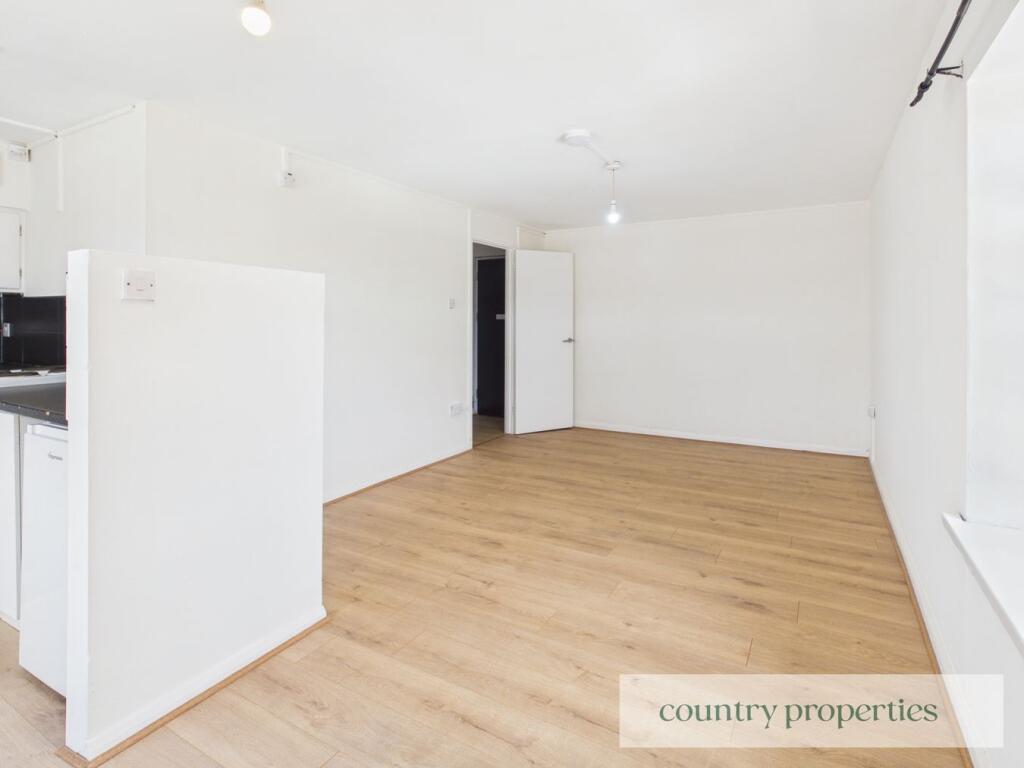 Apartment in Welwyn Hatfield, Hertfordshire - View 5