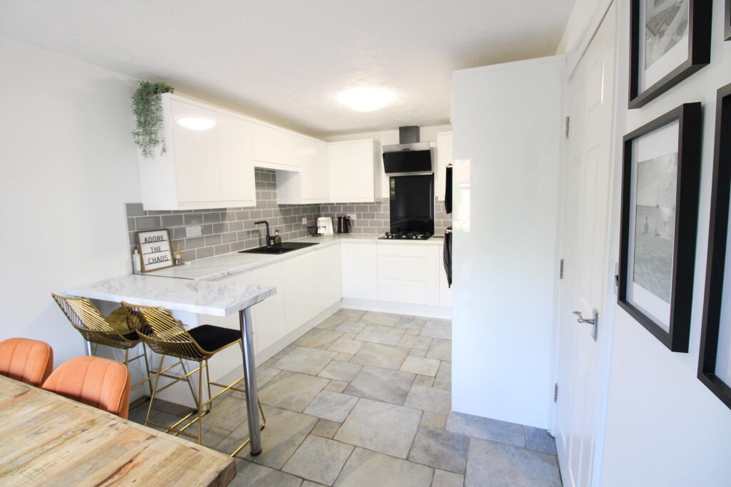 Goldstraw Lane, Fernwood, Newark, NG24 photo 3