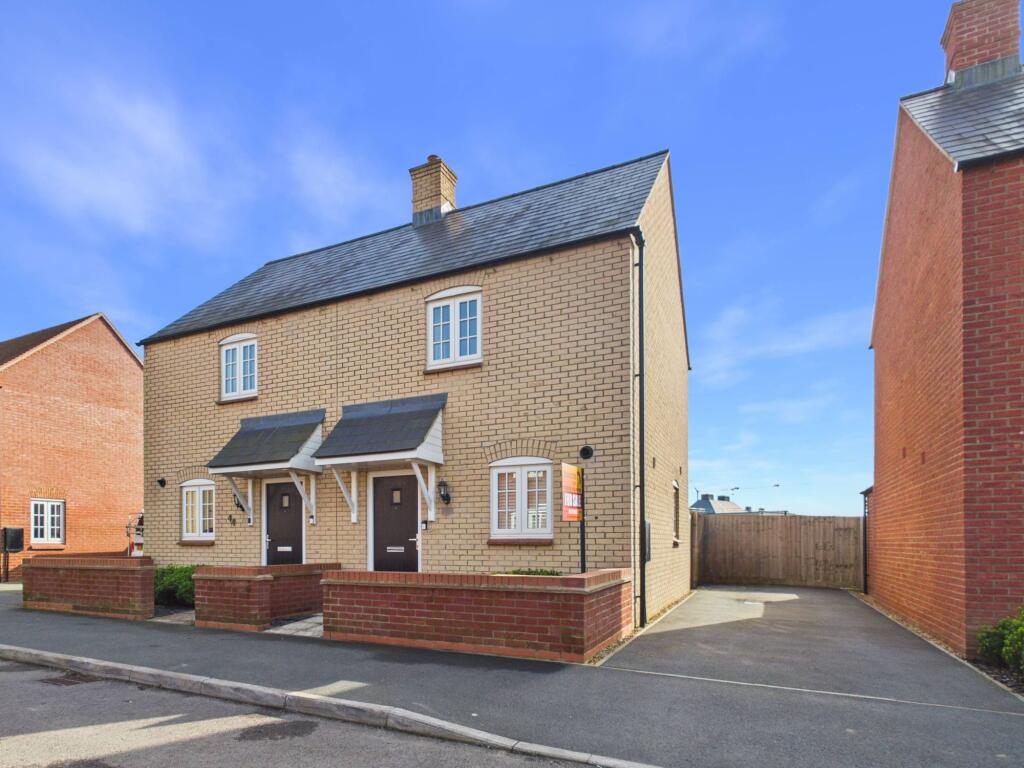 Pontefract Avenue, Towcester, NN12, Towcester