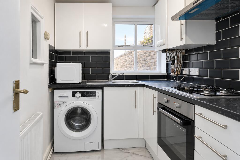 Apartment in London - View 3
