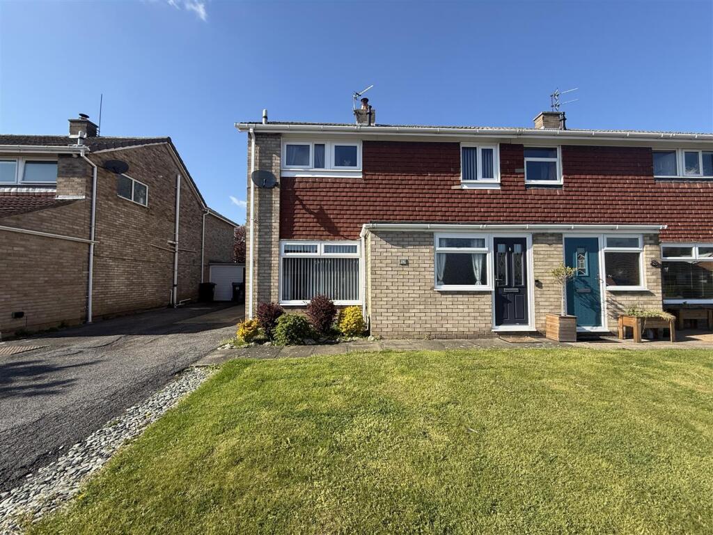 3-bed semi-detached on Manor Road, Hurworth Place, Darlington, £230,000