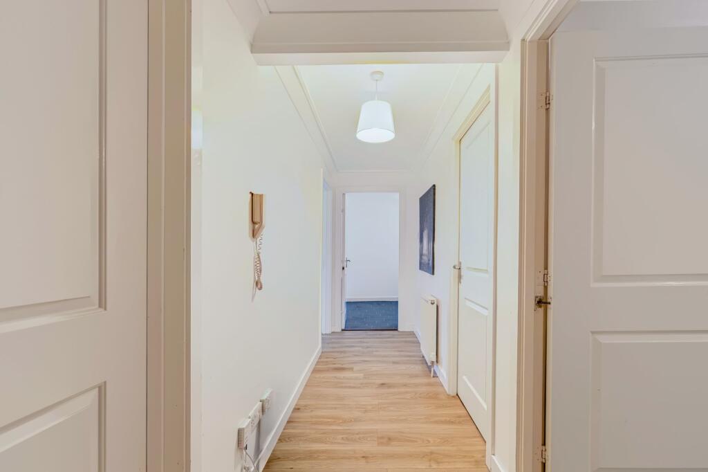 Apartment in Edinburgh - More