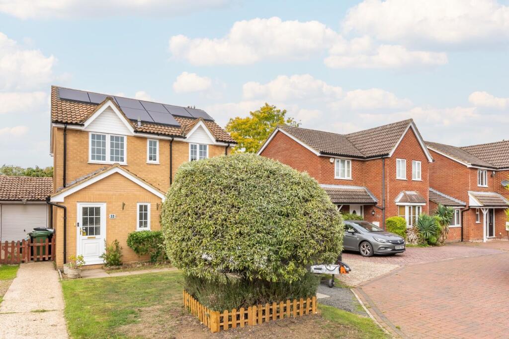 4-bed detached on Truro Gardens, Flitwick, £475,000
