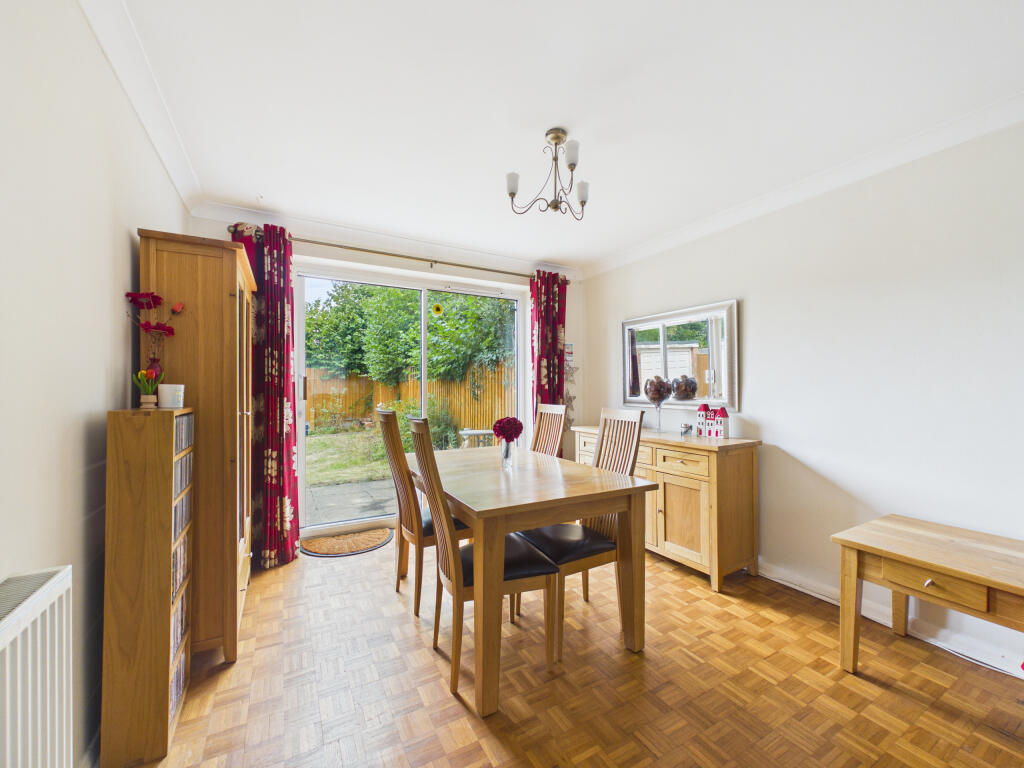 House in Slough - View 4