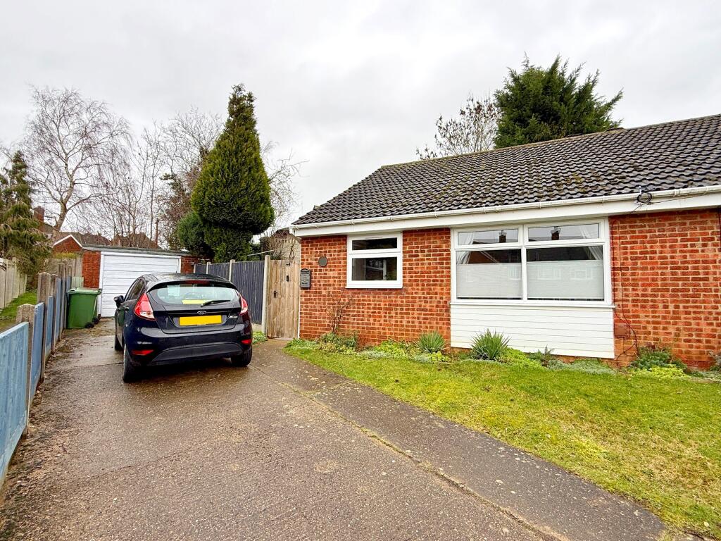 Main image of property: Derwent Walk, Oadby, Leicestershire