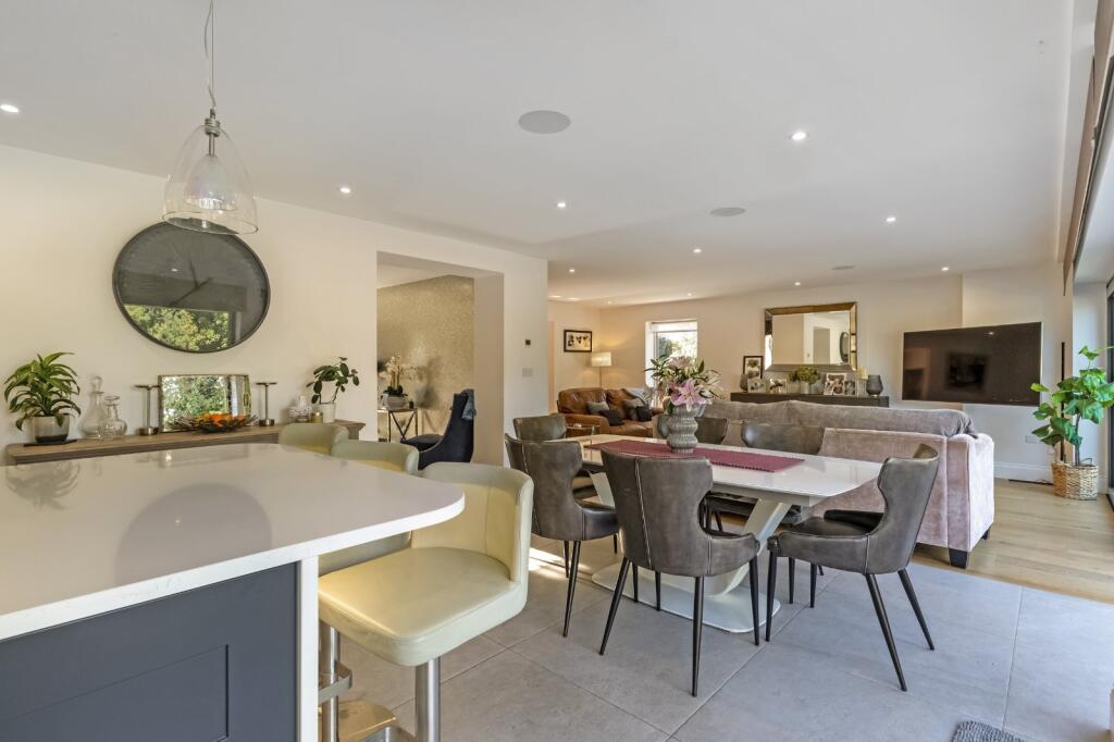 House in Dacorum, Chipperfield - View 4