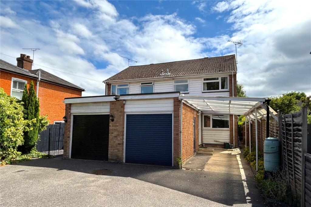 Main image of property: Guildford Road, Lightwater, Surrey, GU18