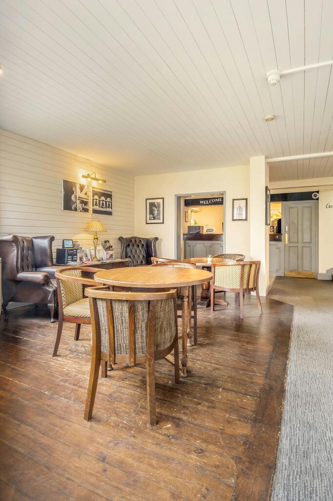 8685243-interior18.jpg