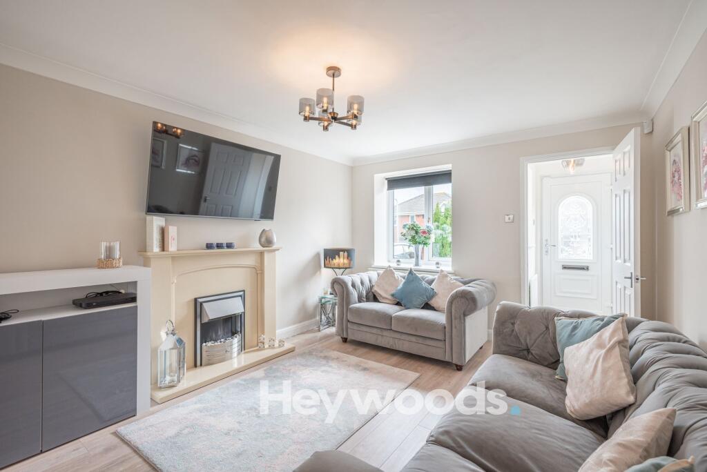 House in Newcastle-under-Lyme, Butters Green, Waterhayes - View 5