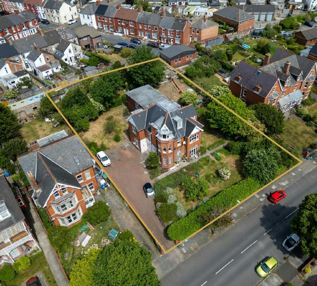 Main image of property: 8 Park Road, Barry, CF62 6NU