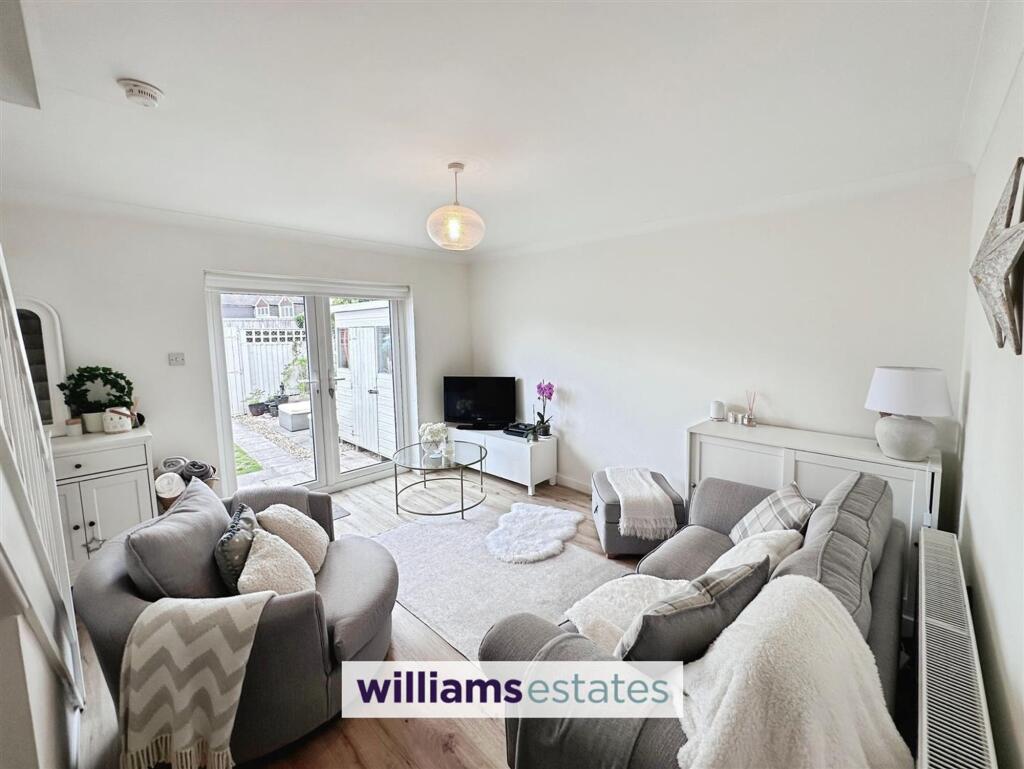 Castle Street, Rhuddlan, LL18 photo 3