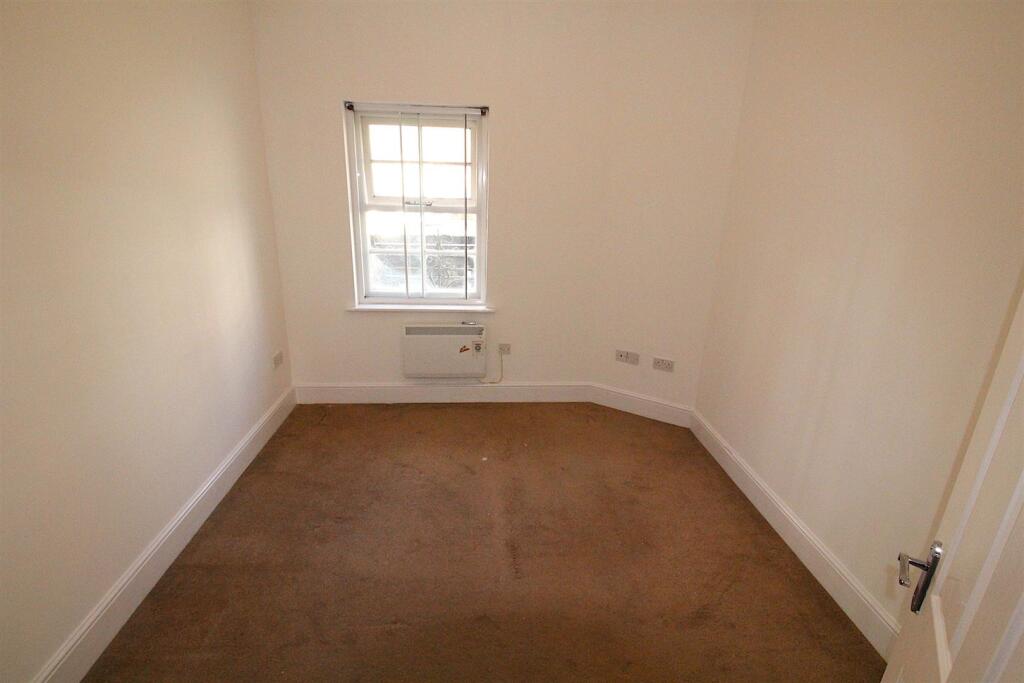 Apartment in Rugby, New Bilton - More