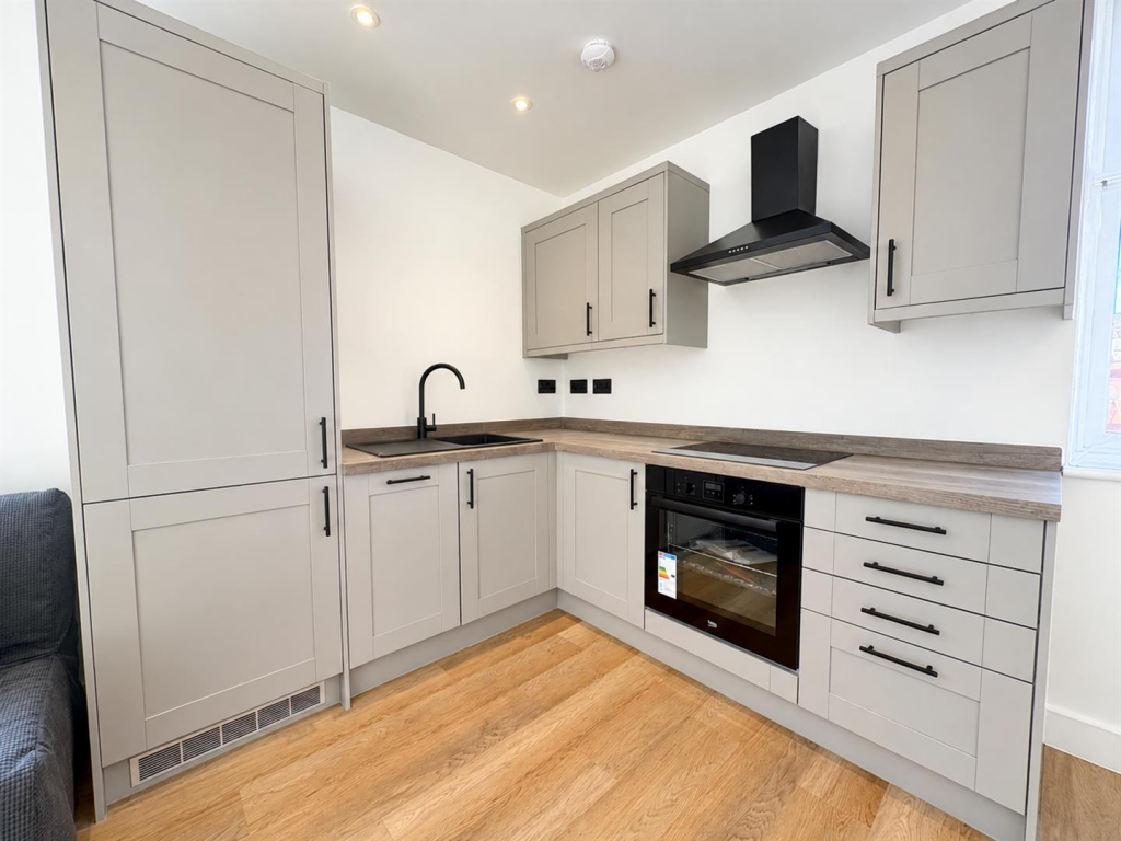 Apartment in Stockport - View 2