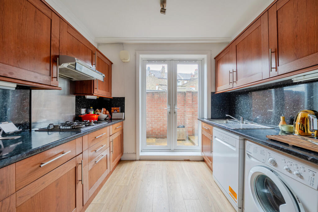 Apartment in London - More