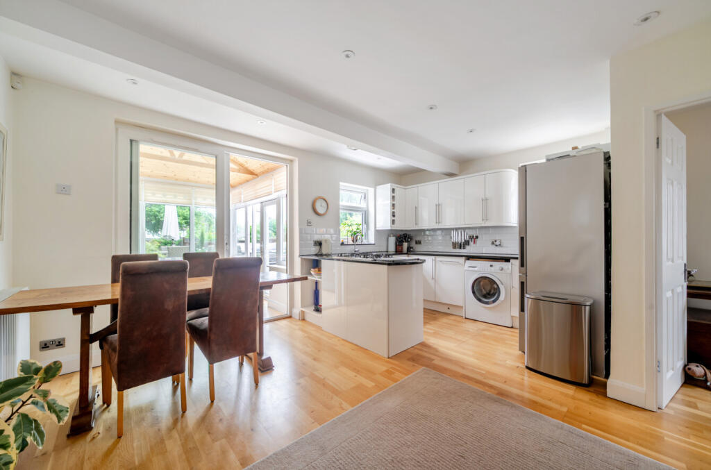 House in London - View 2