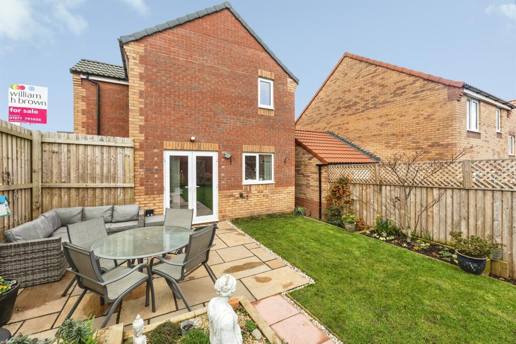 Pear Tree Mews, Knottingley photo 2