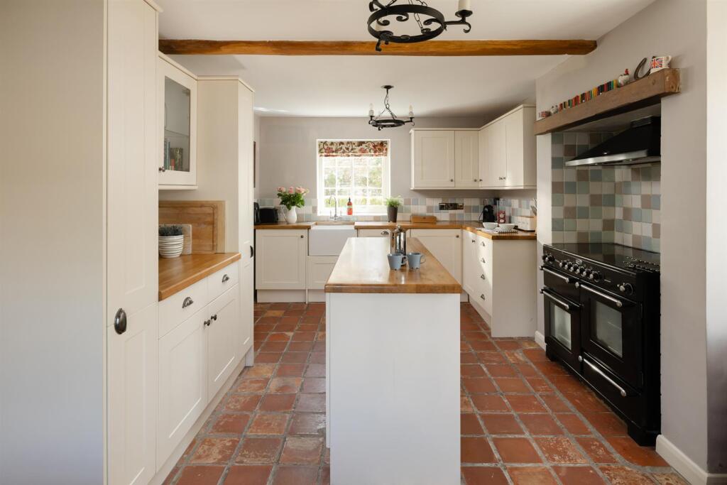 House in York, Westow - View 4