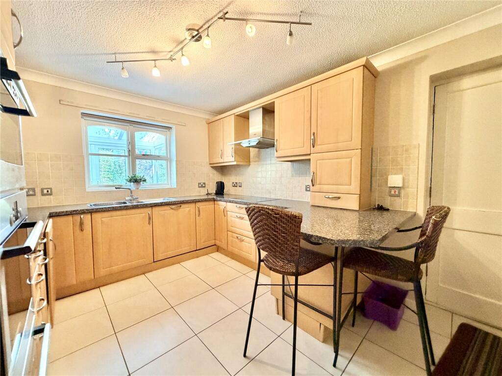 House in Southampton - View 4
