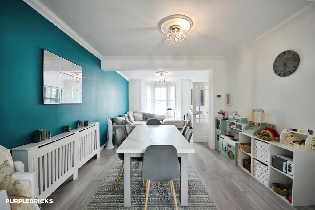 House in London - View 5