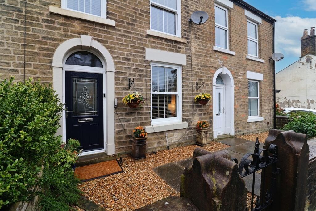 Main image of property: Simmondley Lane, Glossop, SK13