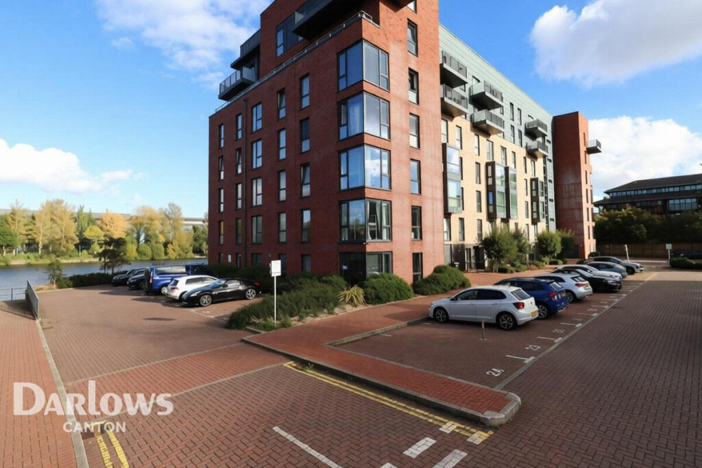 1-bed flat on Schooner Drive, Cardiff, £160,000