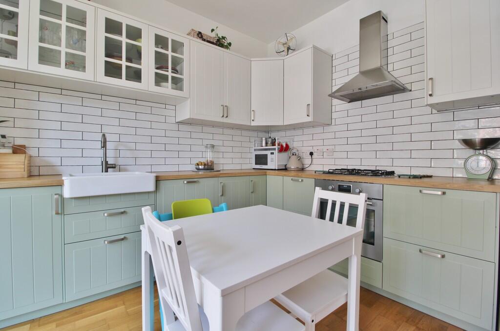 Apartment in Portsmouth, Southsea - View 3