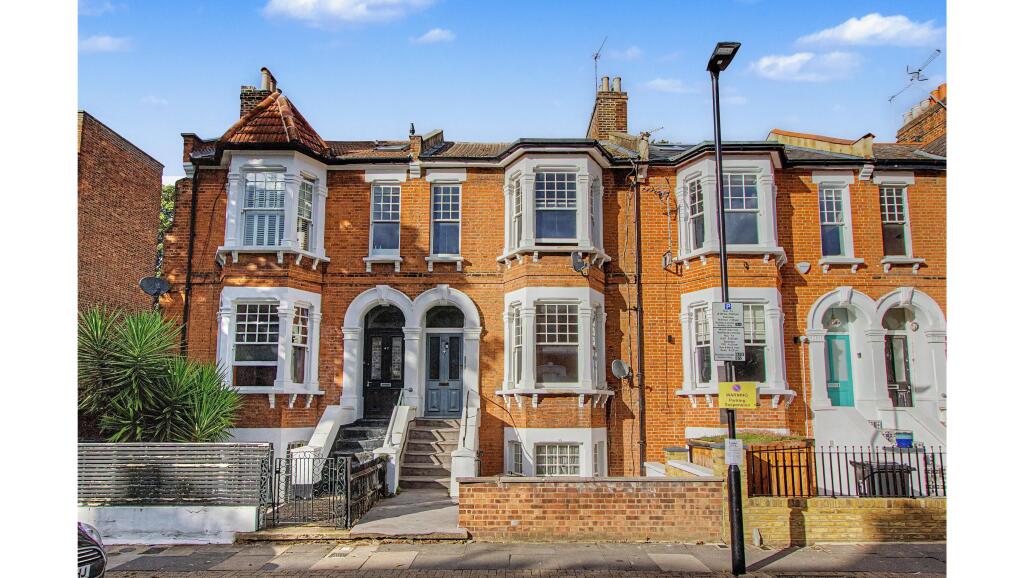 3-bed flat on Flat A, 49 Poets Road, Highbury, London, N5, £314,000