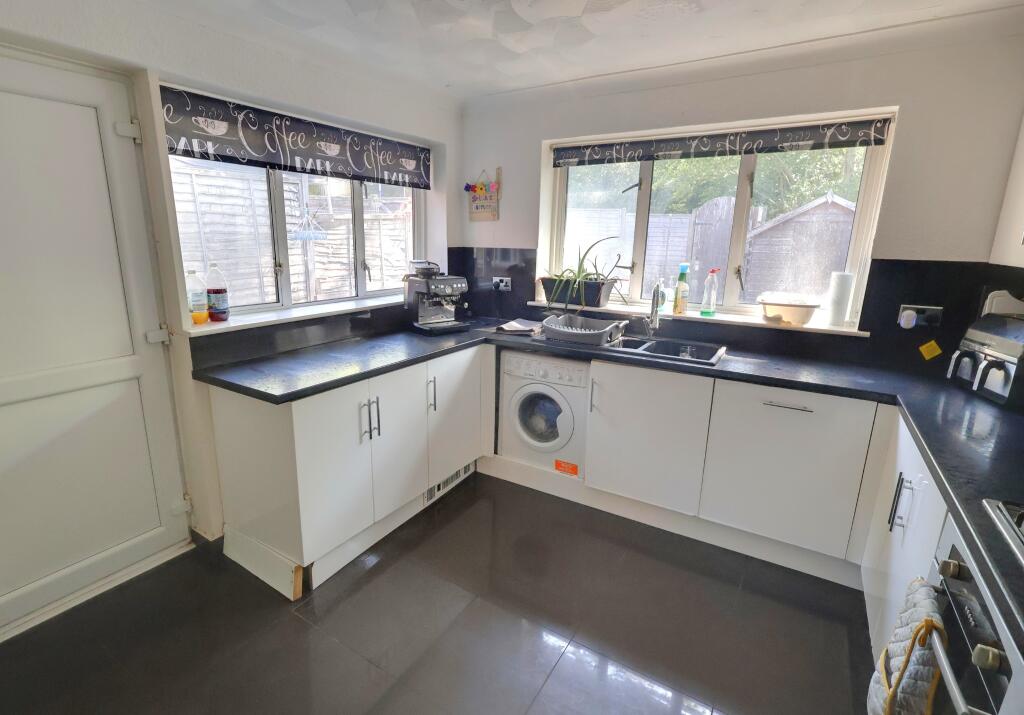Tintagel Close, Lordswood, Southampton photo 3