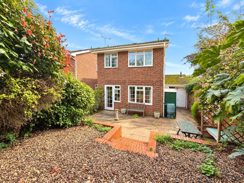 House in Wokingham, Emmbrook - View 4